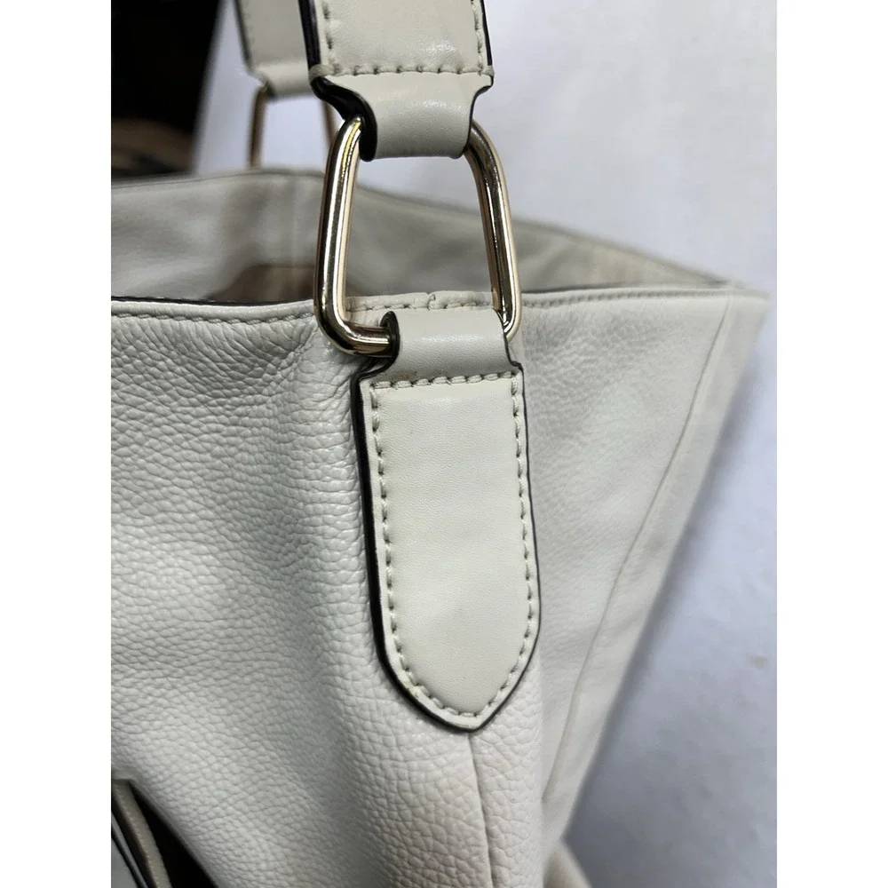 Michael‎ Kors Leather Ivory Pebbled Shoulder Bag Gold Hardware Zip Inner Pockets